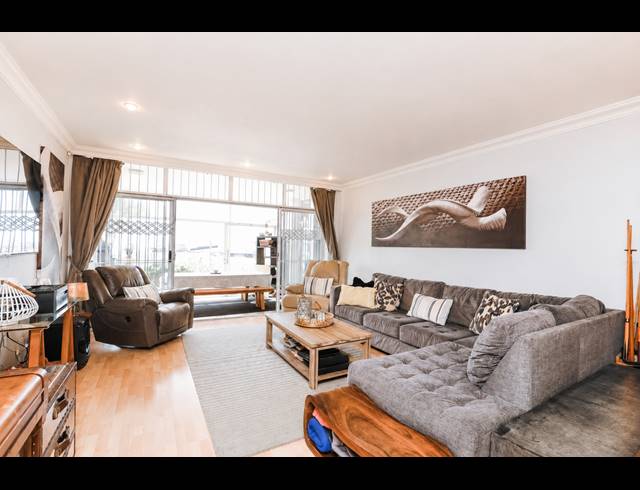 3 BEDROOM TOWNHOUSE FOR SALE IN MORNINGSIDE